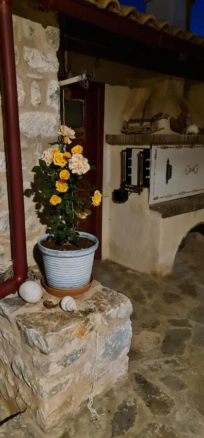 Olive Oil Mill Apartment Kokkala Exterior foto
